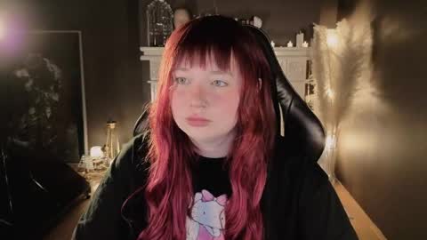 Snapshot of _that_witch_ chatting on 05-05-26, 05:15 MIRA online show from 05-05-26, 05:15
