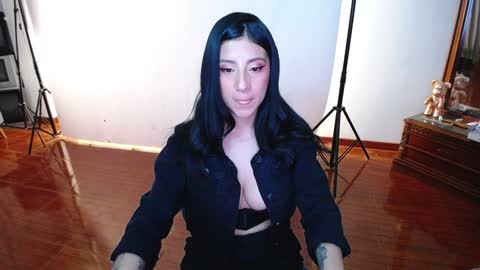 Snapshot of _the_dark_side_of_the_moon_ chatting on 01-16-25, 01:58 _the_dark_side_of_the_moon_ online show from 01-16-25, 01:58