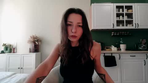 Mia online show from 03-12-26, 02:45