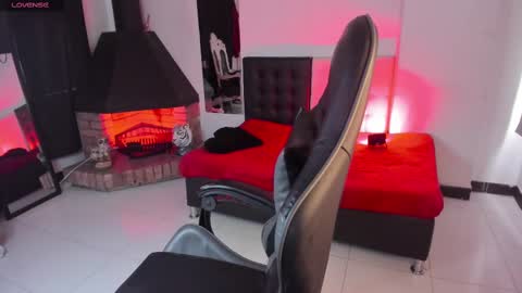 Tifany online show from 02-17-25, 06:26