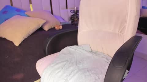 Rousse  online show from 02-11-26, 09:09