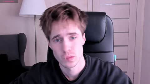 Snapshot of _tokyo_ghoul chatting on 01-08-25, 10:15 _tokyo_ghoul online show from 01-08-25, 10:15