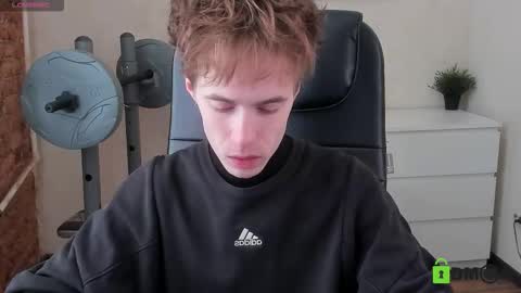 Snapshot of _tokyo_ghoul chatting on 10-18-25, 07:31 _tokyo_ghoul online show from 10-18-25, 07:31