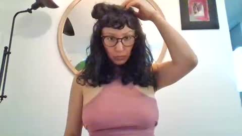 Snapshot of _tutti_frutti_ chatting on 05-10-26, 10:37 _tutti_frutti_ online show from 05-10-26, 10:37