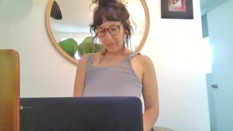 Snapshot of _tutti_frutti_ chatting on 05-16-26, 09:13 _tutti_frutti_ online show from 05-16-26, 09:13