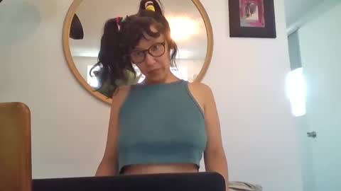 Snapshot of _tutti_frutti_ chatting on 05-31-26, 08:54 _tutti_frutti_ online show from 05-31-26, 08:54
