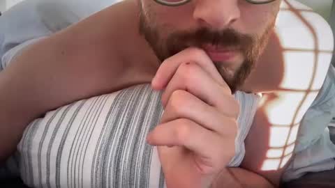 Snapshot of _ur_happy_meal chatting on 01-28-25, 01:05 DJ online show from 01-28-25, 01:05