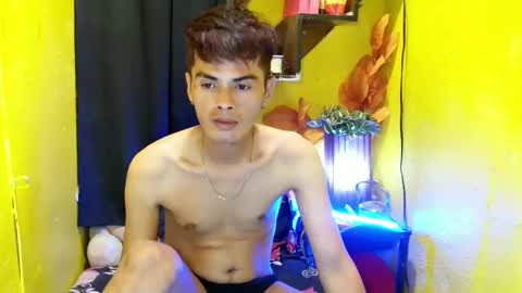 Snapshot of _urbabypam chatting on 02-16-25, 01:16  Urjerick online show from 02-16-25, 01:16