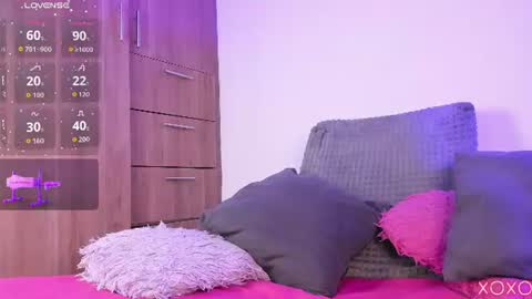 Snapshot of _urcutekitty chatting on 06-27-26, 03:11 online show from 06-27-26, 03:11