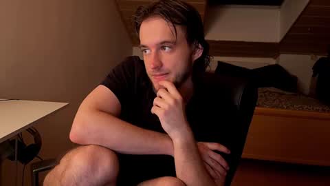 Snapshot of _v_l_a_d_ chatting on 06-23-26, 01:14 Vlad online show from 06-23-26, 01:14
