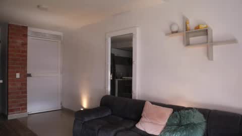 Anastasia Vahos online show from 10-19-25, 05:13