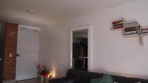 Anastasia Vahos online show from 11-20-25, 05:12