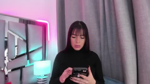 Snapshot of _valeria_saenz_ chatting on 06-13-26, 03:15 _valeria_saenz_ online show from 06-13-26, 03:15