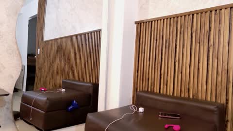 Veronica online show from 12-02-25, 01:17