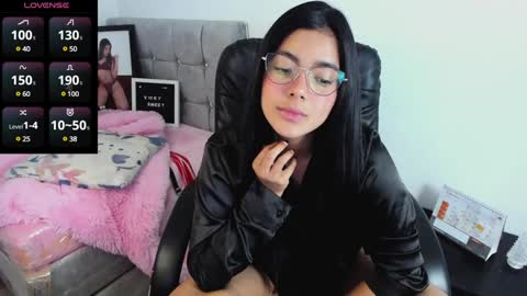 Snapshot of _vicky_sweet chatting on 02-08-25, 12:06 Vicky online show from 02-08-25, 12:06