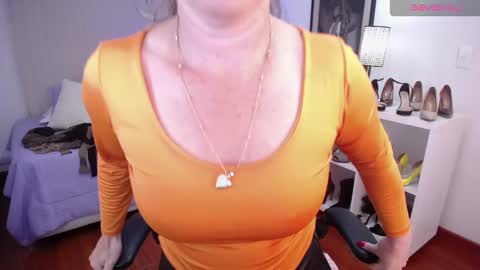 Snapshot of _victoria_collins chatting on 01-22-25, 02:37 Sol online show from 01-22-25, 02:37