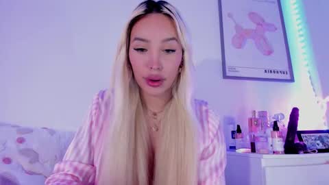   online show from 03-10-25, 12:07