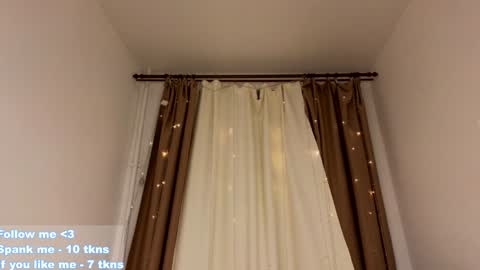 Snapshot of _violet_mills_ chatting on 12-08-24, 02:39 Violet online show from 12-08-24, 02:39