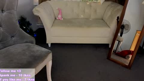 Snapshot of _violet_mills_ chatting on 12-15-24, 03:13 Violet online show from 12-15-24, 03:13