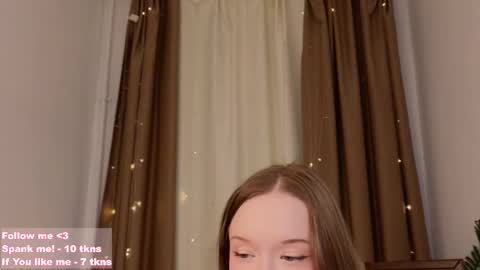 Snapshot of _violet_mills_ chatting on 03-12-25, 11:33 Violet online show from 03-12-25, 11:33