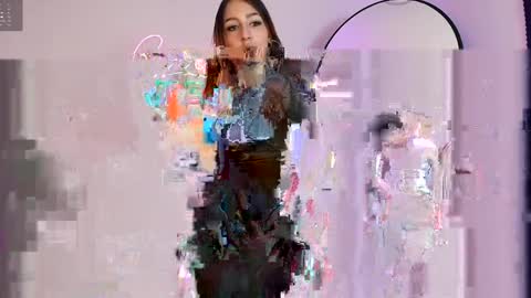 Snapshot of _violeta_owo_ chatting on 03-30-26, 08:43 Evelyn online show from 03-30-26, 08:43