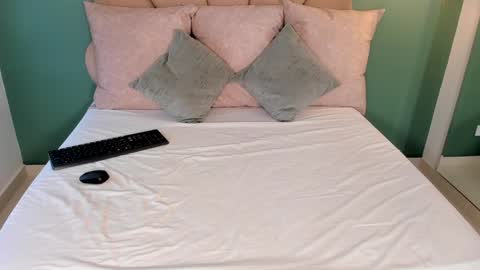 Snapshot of _vix555_ chatting on 12-15-24, 10:26 Vix online show from 12-15-24, 10:26