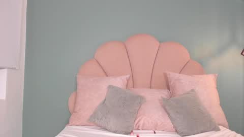 Snapshot of _vix555_ chatting on 12-16-24, 04:34 Vix online show from 12-16-24, 04:34