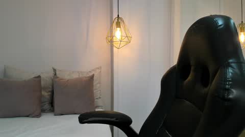 Snapshot of _vix555_ chatting on 12-30-24, 11:06 Vix online show from 12-30-24, 11:06