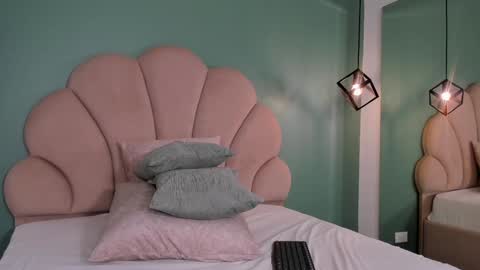 Snapshot of _vix555_ chatting on 02-03-25, 12:36 Vix online show from 02-03-25, 12:36