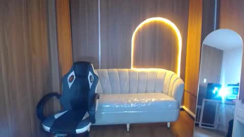  wendy  online show from 10-26-25, 08:15