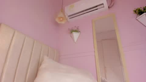 Snapshot of _wendy_x chatting on 06-03-26, 02:33 _wendy_x online show from 06-03-26, 02:33