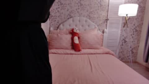 Wendy online show from 12-11-24, 01:37