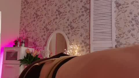 Wendy online show from 04-09-26, 06:19