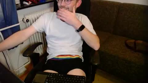 _whoisthatguy_ online show from 11-04-25, 06:18