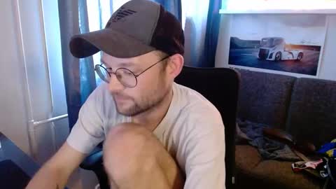 _whoisthatguy_ online show from 05-27-26, 05:21
