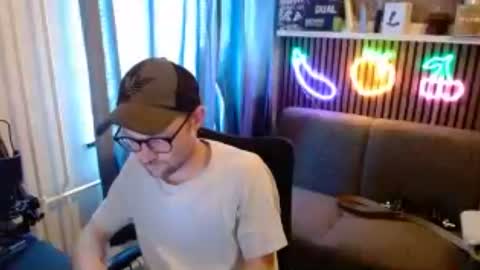 _whoisthatguy_ online show from 07-04-26, 11:27