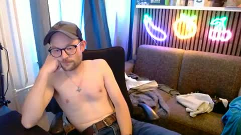 _whoisthatguy_ online show from 07-07-26, 04:00