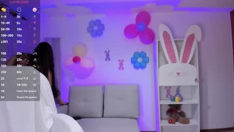 Luisa  online show from 04-16-26, 05:41