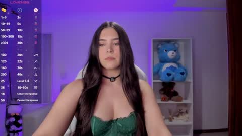 Snapshot of _wtdreamgirl chatting on 06-13-26, 05:05 Luisa online show from 06-13-26, 05:05