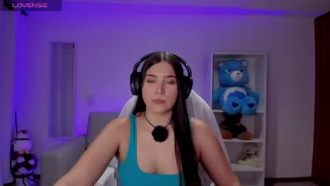 Snapshot of _wtdreamgirl chatting on 07-04-26, 02:40 Luisa online show from 07-04-26, 02:40