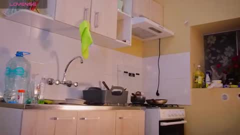 Macca and Ana online show from 12-30-24, 05:26