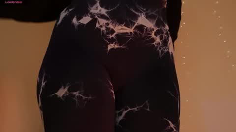 Macca and Ana online show from 04-21-26, 04:30