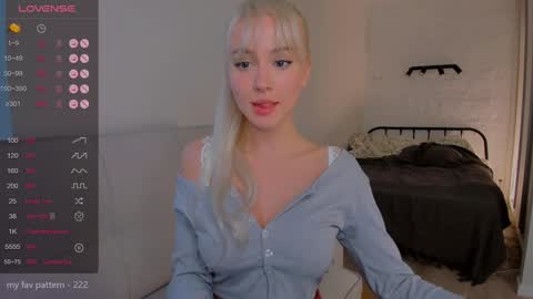 Tessa -  online show from 12-20-24, 11:00
