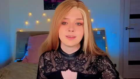 LITTLE FOX online show from 01-18-26, 03:16