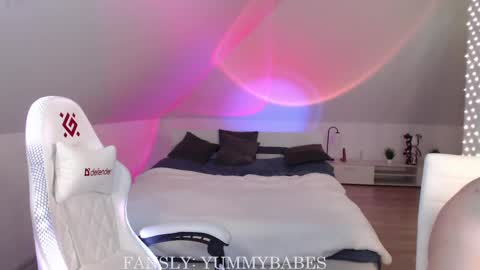 Nicole  Thomas  Dave online show from 02-17-25, 02:48