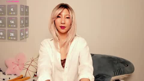 Mia online show from 07-08-26, 01:59
