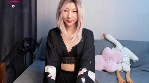 Mia online show from 07-30-26, 10:31