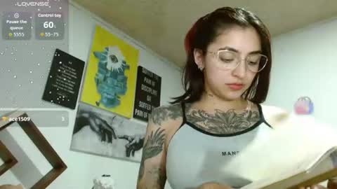 Snapshot of _zoebakers chatting on 06-18-26, 03:40 Zoe online show from 06-18-26, 03:40