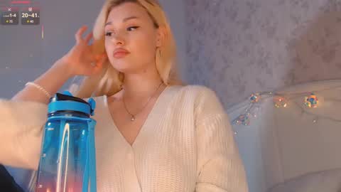 Snapshot of a1l3na_al3 chatting on 03-02-25, 02:21 Alena online show from 03-02-25, 02:21