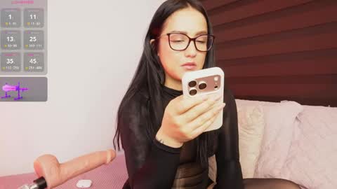 Snapshot of a__vanellopecute chatting on 05-12-26, 09:39 Alexandra online show from 05-12-26, 09:39